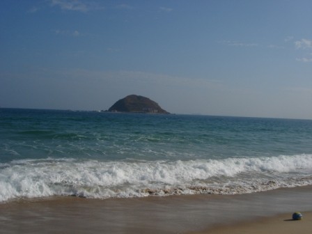 La playa de Xichong, una de las mejores de Shenzhen. Foto: Clestur / Dominio público