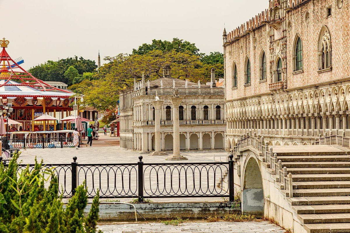 Los monumentos en miniatura de Window of the World (¥220): en otros puntos de esta ruta puedes ver los originales gratis. Foto: Dinkun Chen / CC BY-SA 4.0